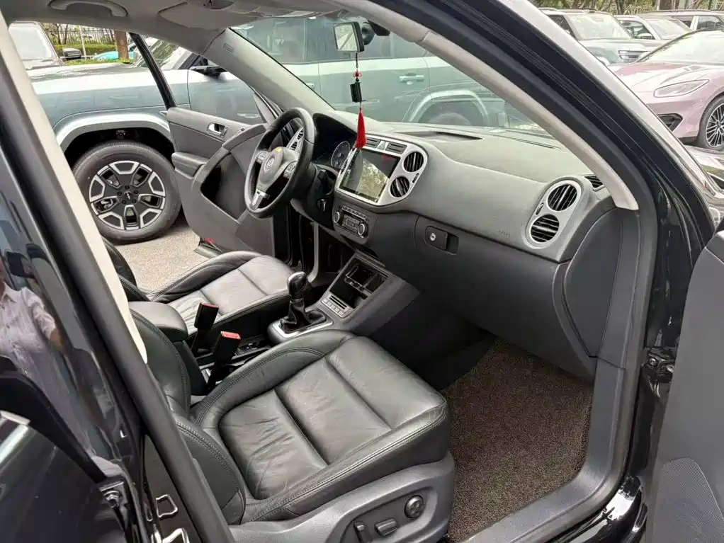 صورة 9 - Volkswagen Tiguan