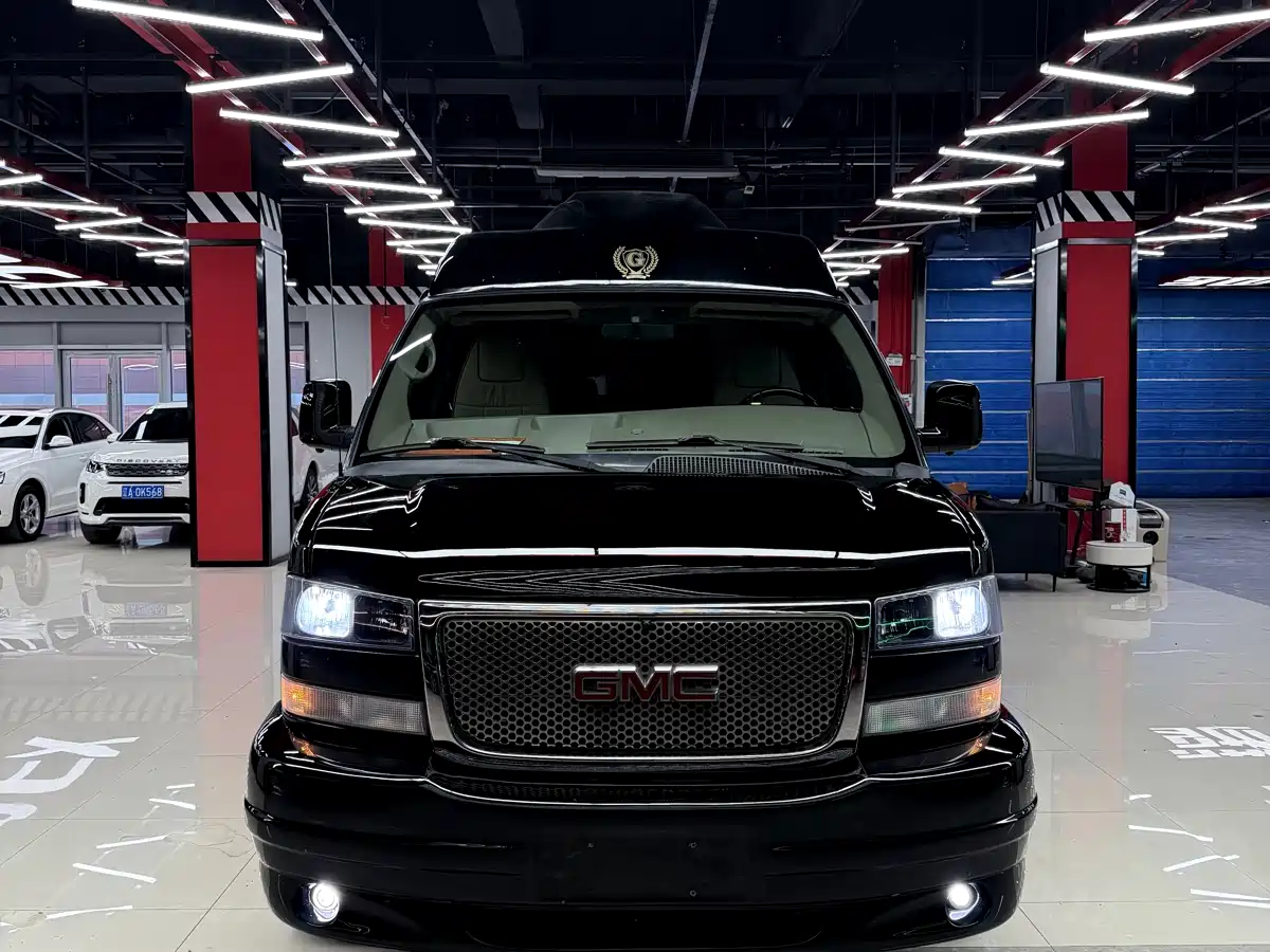 GMC Savana 2013 6.0L Luxury Privacy Screen 7-Seater фото 2