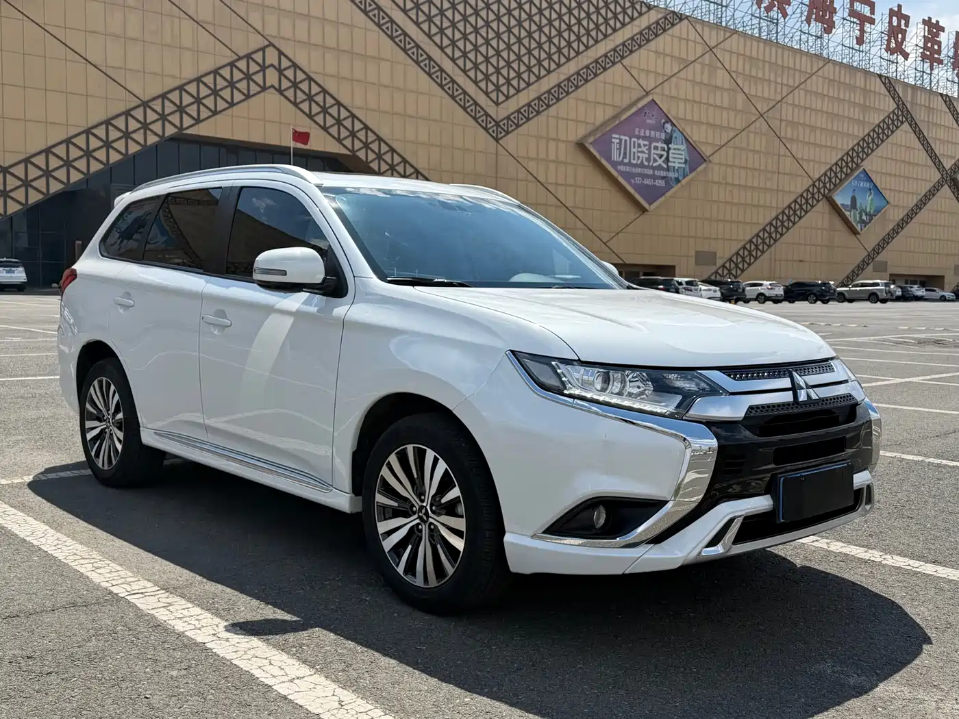 Mitsubishi Outlander 2021 2.0L FWD Comfort Edition 5-seater фото 3