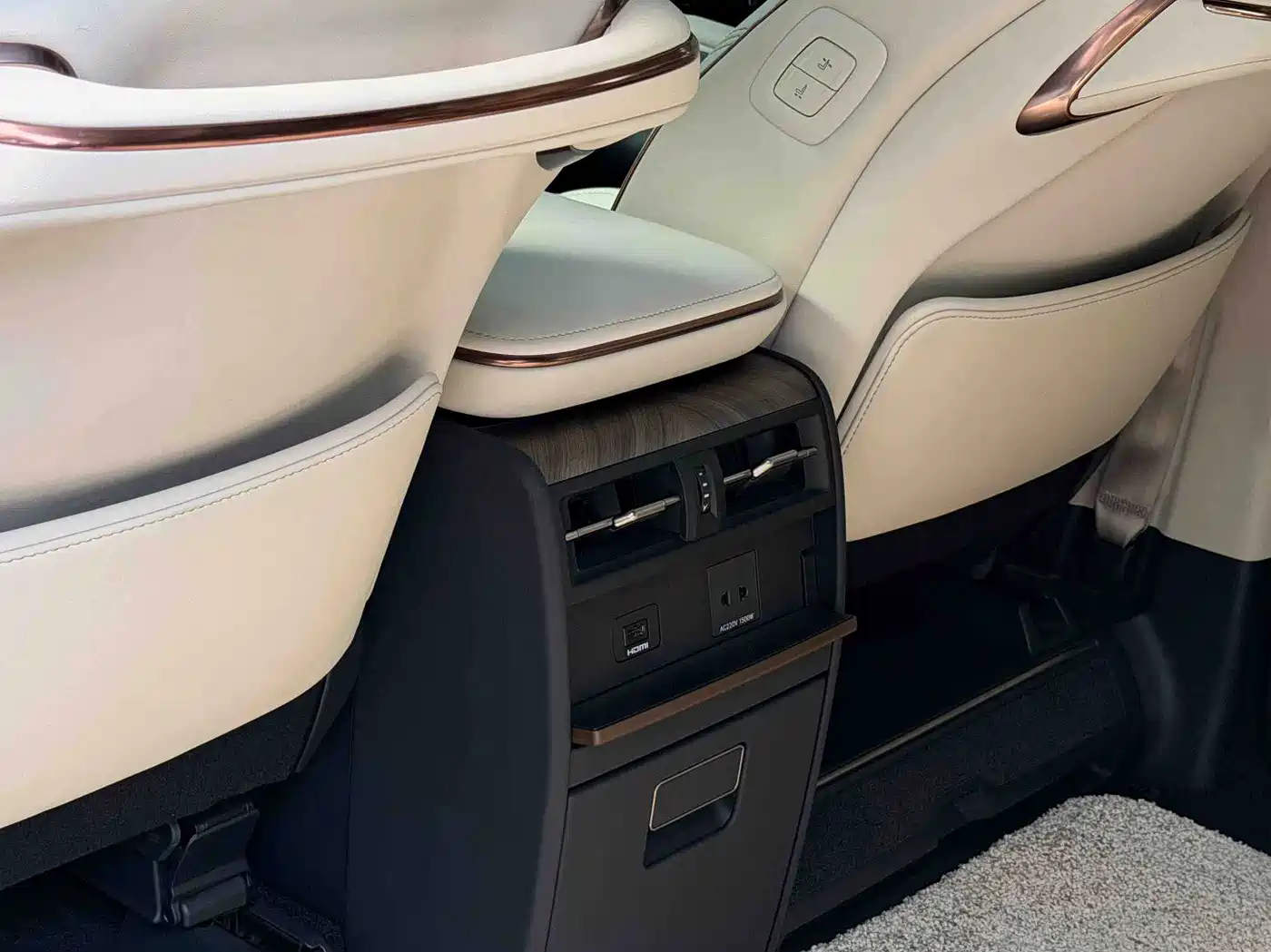 Lexus LM 2024 2023 500h 6-Seater Prestige Edition