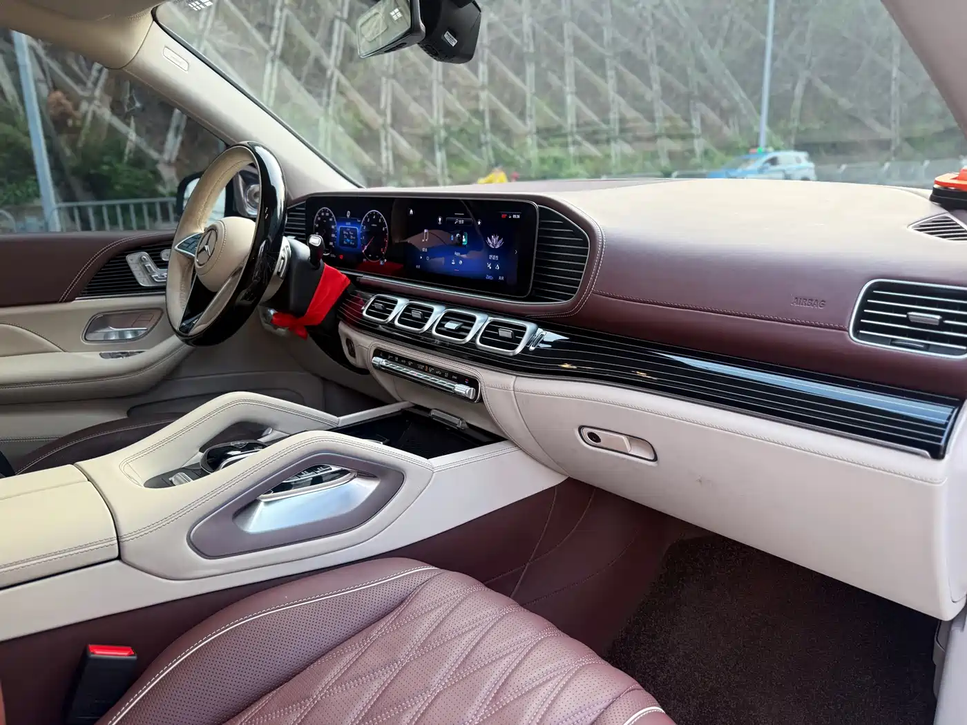Mercedes-Benz GLS 2024 Model GLS 450 4MATIC Luxury фото 9