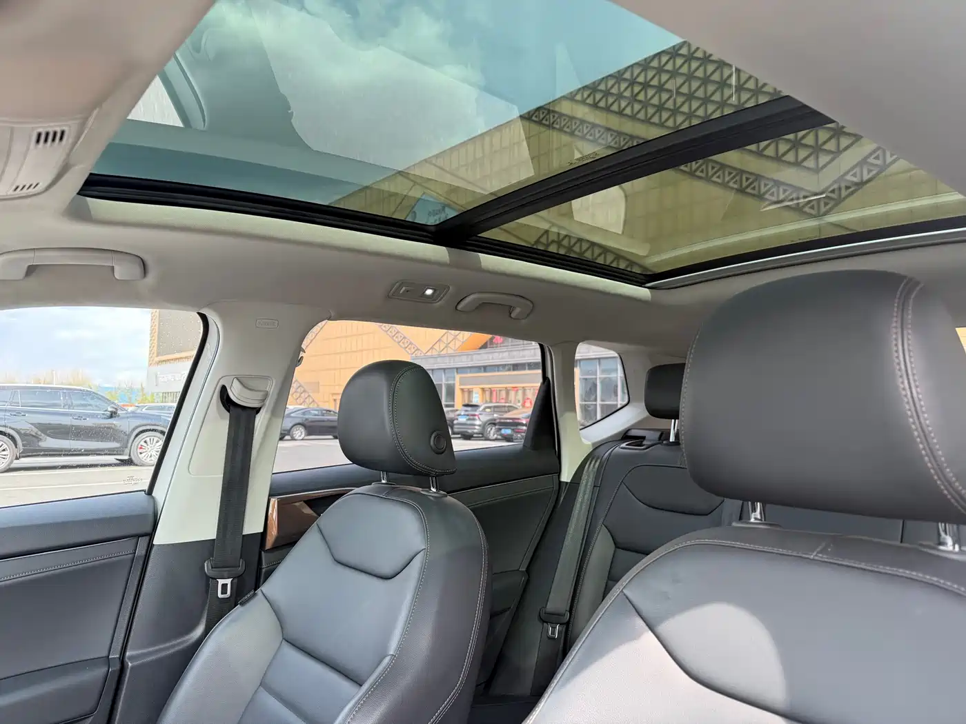 Volkswagen Tharu 2021 280TSI 2WD Luxury Plus фото 14
