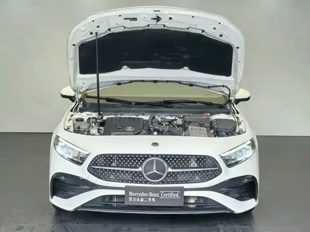 Mercedes-Benz A-Class 2023 A 200 L Fashion — фото 2
