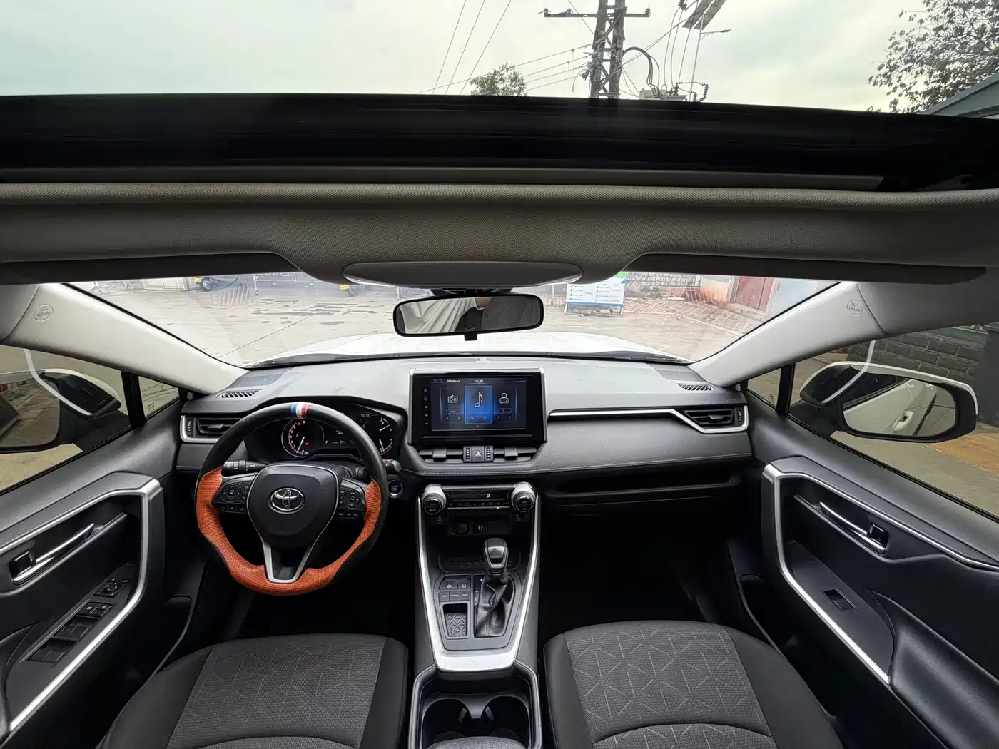Toyota RAV4 Rongfang 2020 2.0L CVT 2WD Trend Edition фото 9