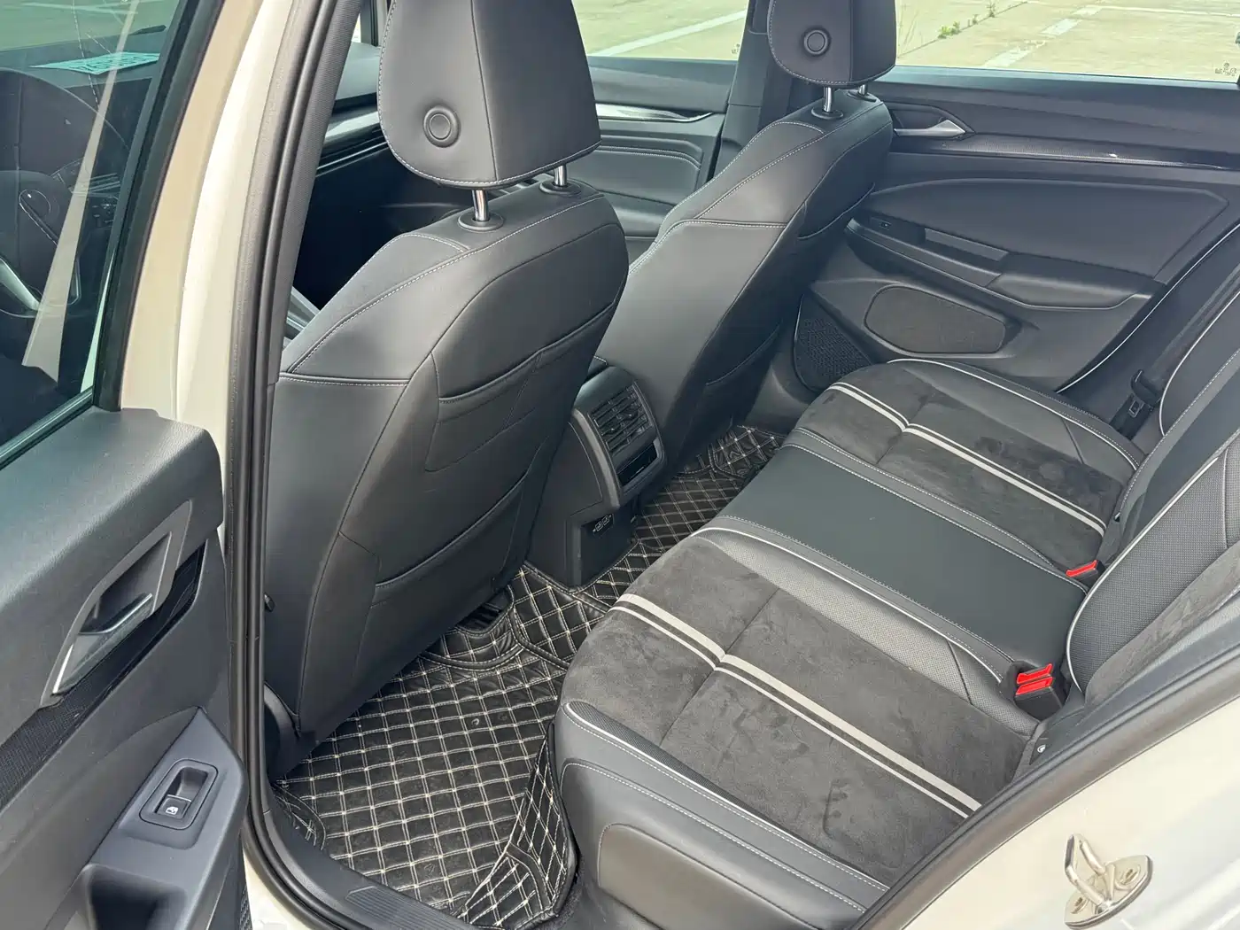 Volkswagen Golf 2021 280TSI DSG R-Line фото 5