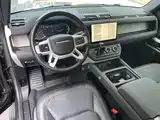 Photo 7 - Land Rover Defender