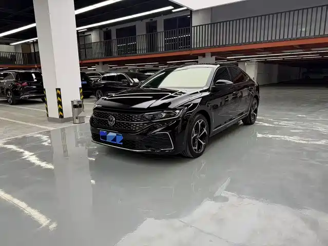 Volkswagen Passat 380TSI, Star Sky Dragon Rise
