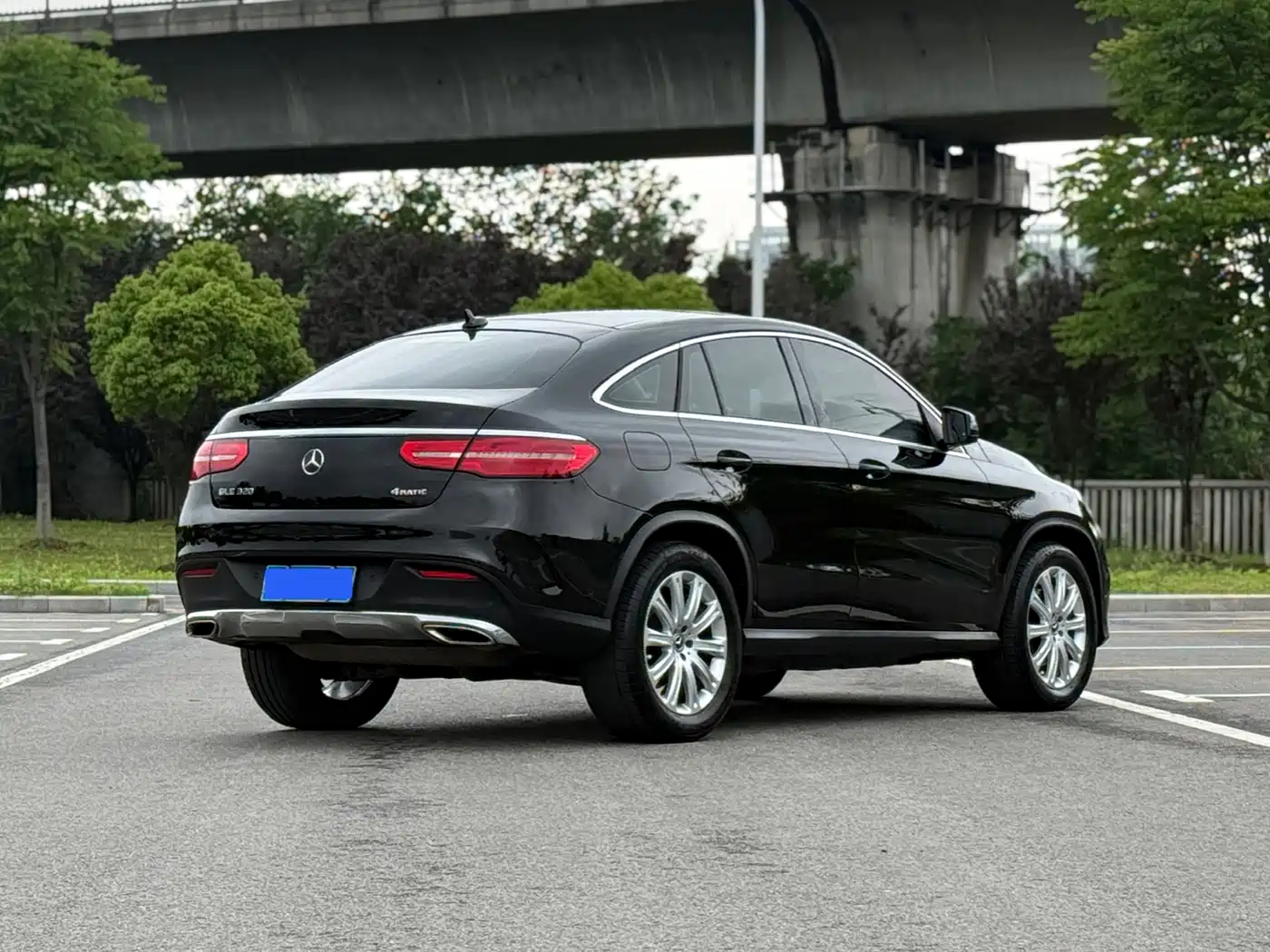 Mercedes-Benz GLE Coupe 2017 GLE 320 4MATIC Coupe SUV фото 6