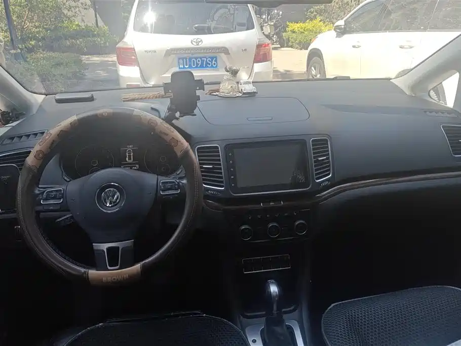 Volkswagen Sharan 2015 1.8TSI Comfort фото 16