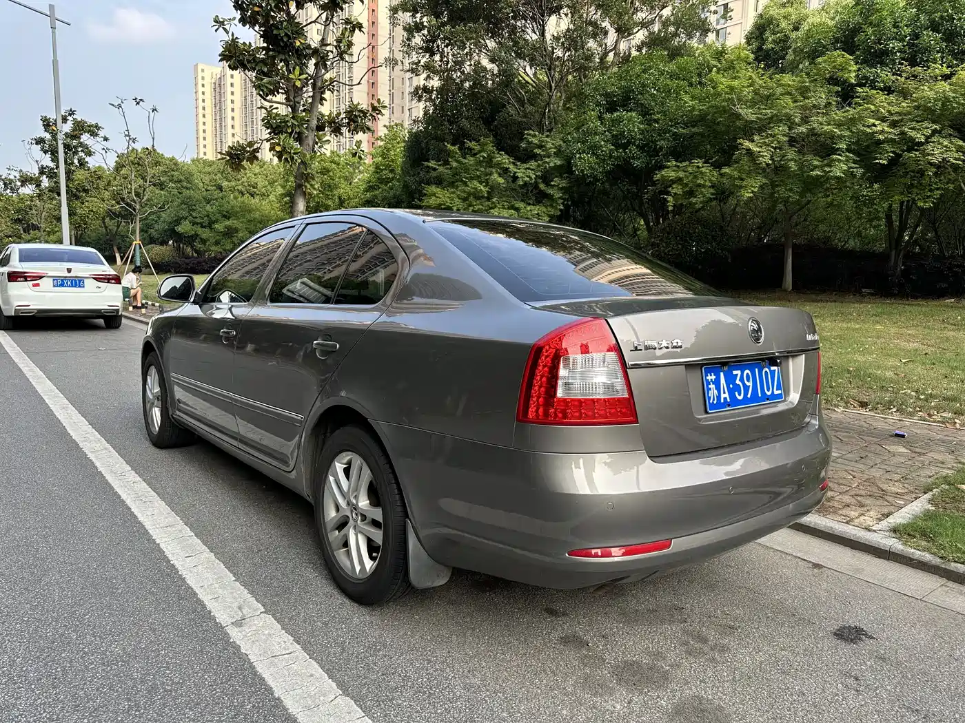 Škoda Octavia 2014 1.6L Auto Yijun Edition фото 4