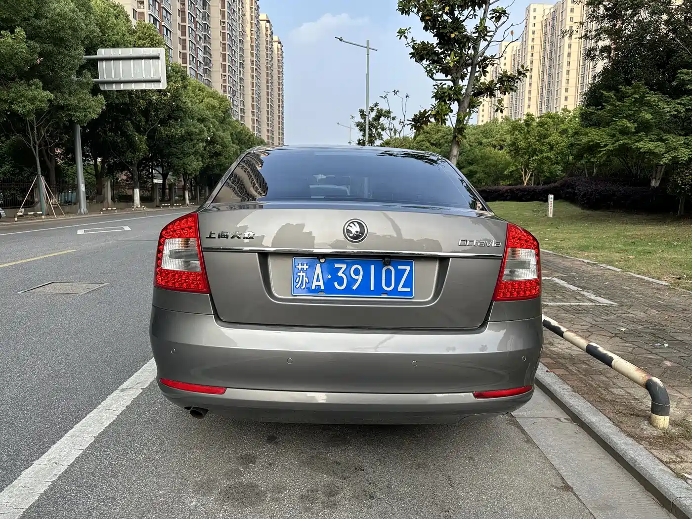 Škoda Octavia 2014 1.6L Auto Yijun Edition фото 7