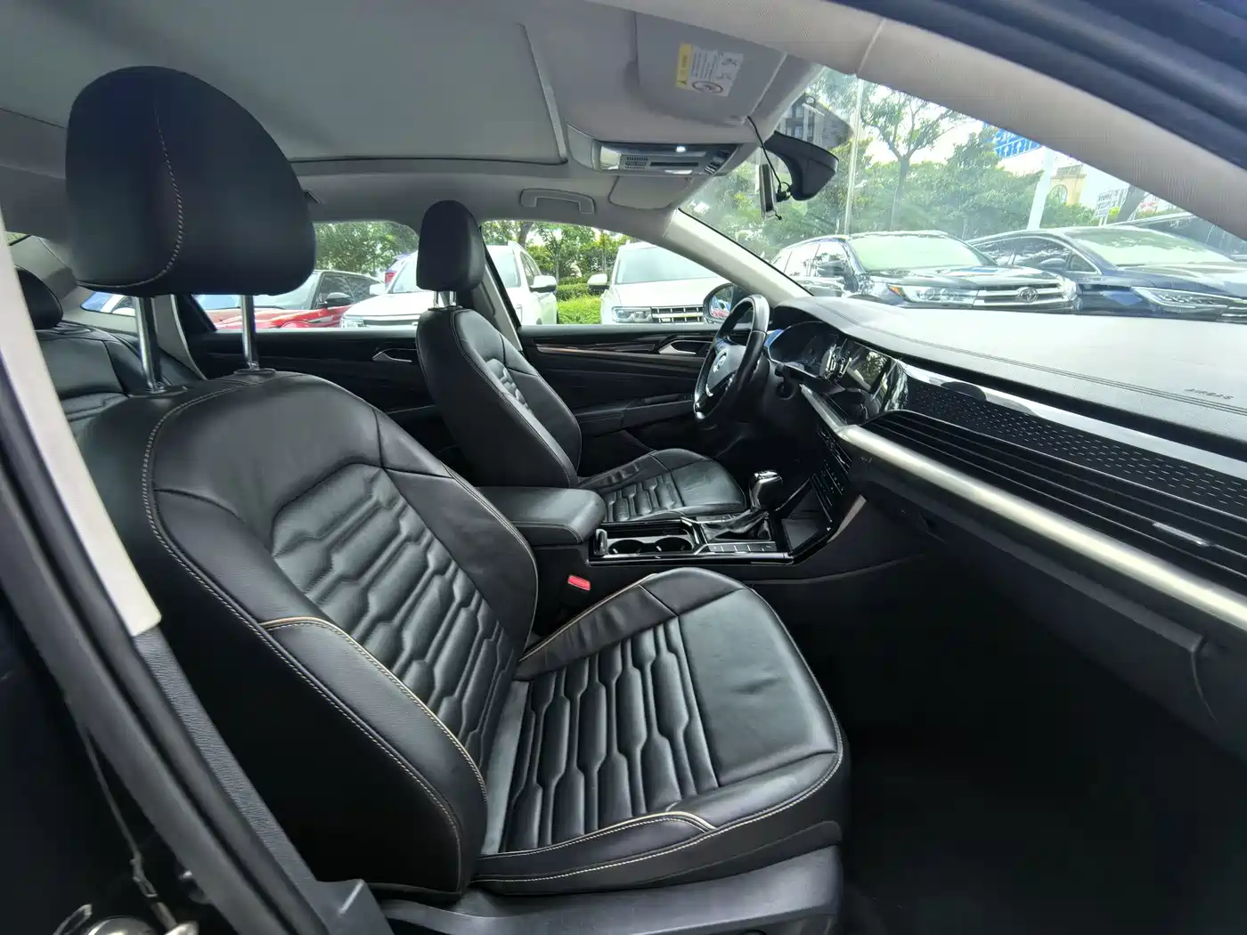 Фото 9 - Volkswagen Passat