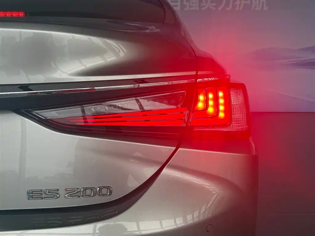 Lexus ES 2020 200 Excellence фото 11