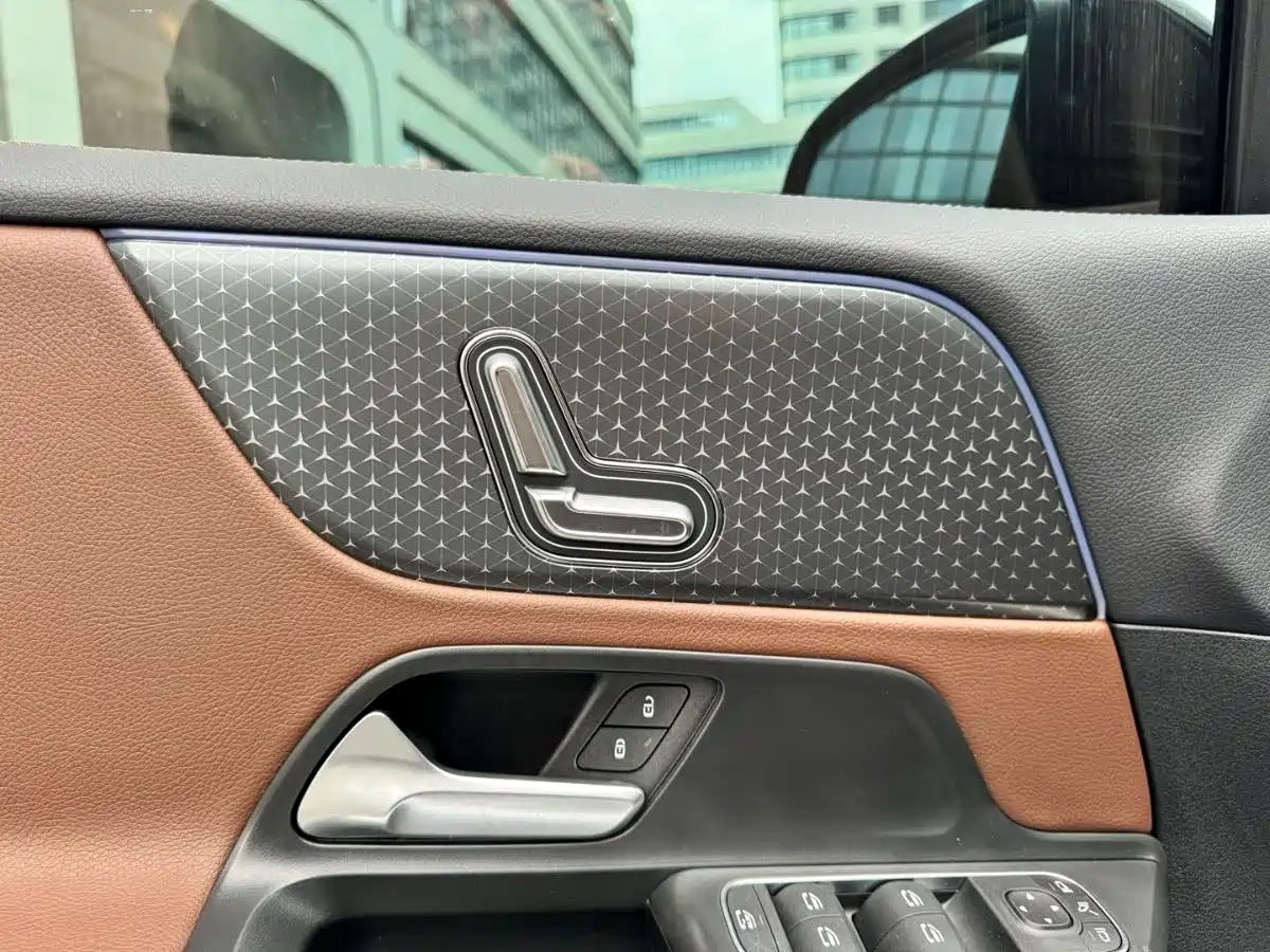 Mercedes-Benz GLB 2024 Facelift GLB 220 Dynamic фото 24