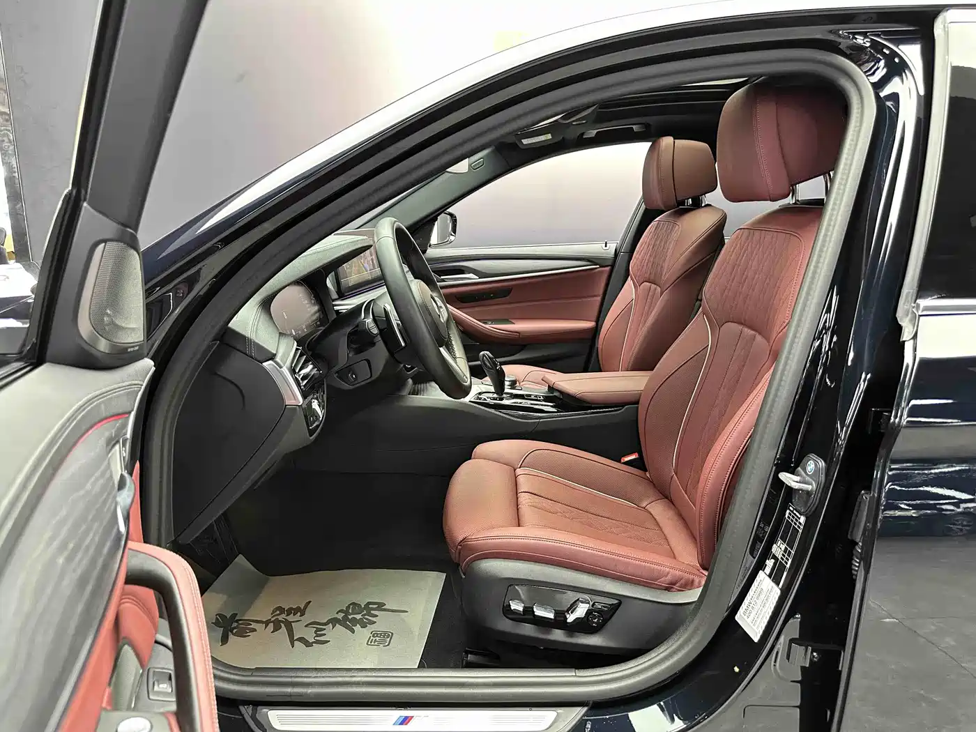 BMW 5 Series 2023 530Li Premium M Sport Package фото 5