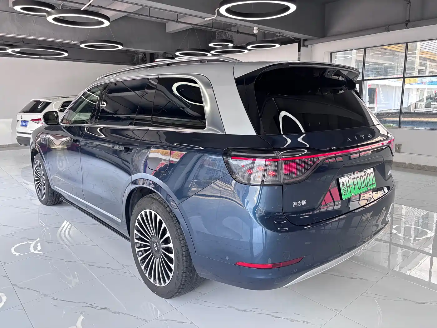 AITO Wenjie AITO M9 2025 Extended Range Ultra 52kWh 6-Seater фото 5