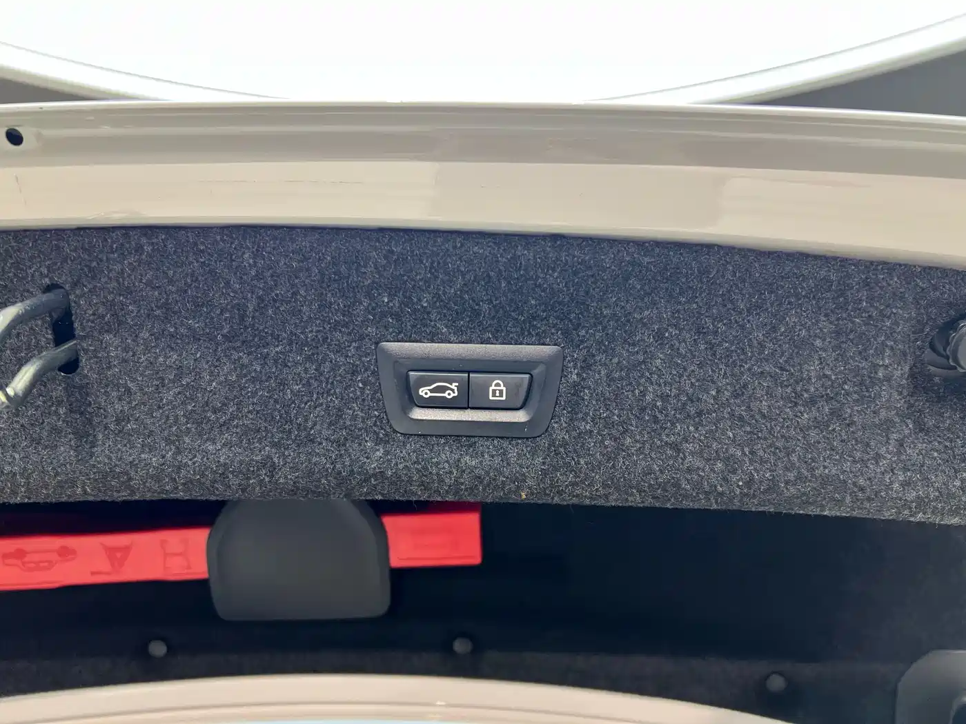 BMW 3 Series 2023 325Li M Sport Package фото 8