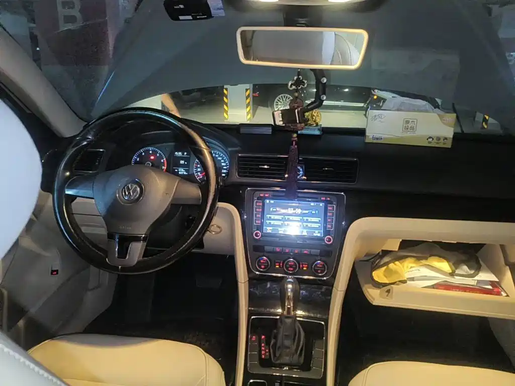 Photo 12 - Volkswagen Passat