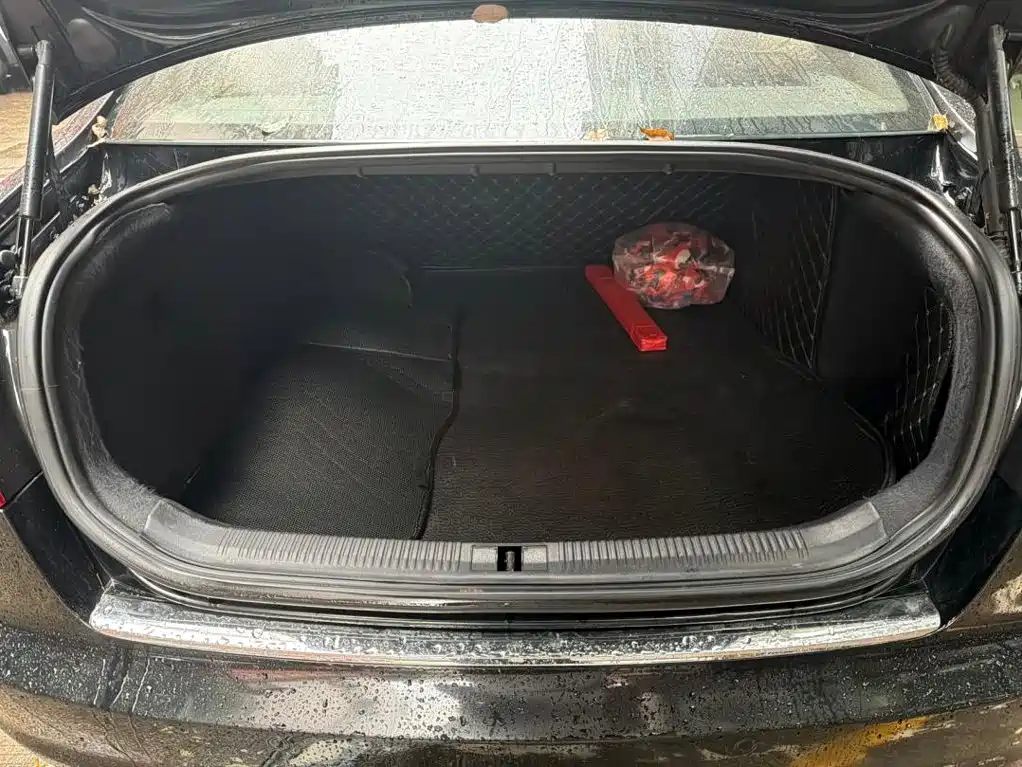 Photo 4 - Audi A6L