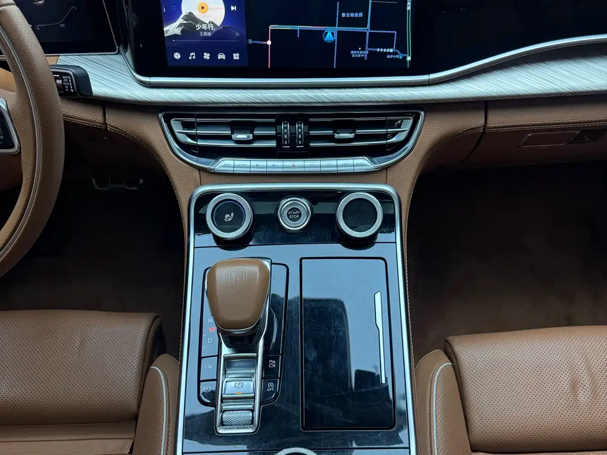 Hongqi H9 2020 2.0T Smart Connection Qi Chang Edition фото 18
