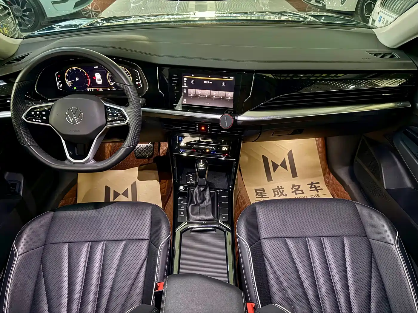 Volkswagen Passat 2024 380TSI Elite Edition фото 6