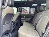 Photo 8 - Land Rover Defender