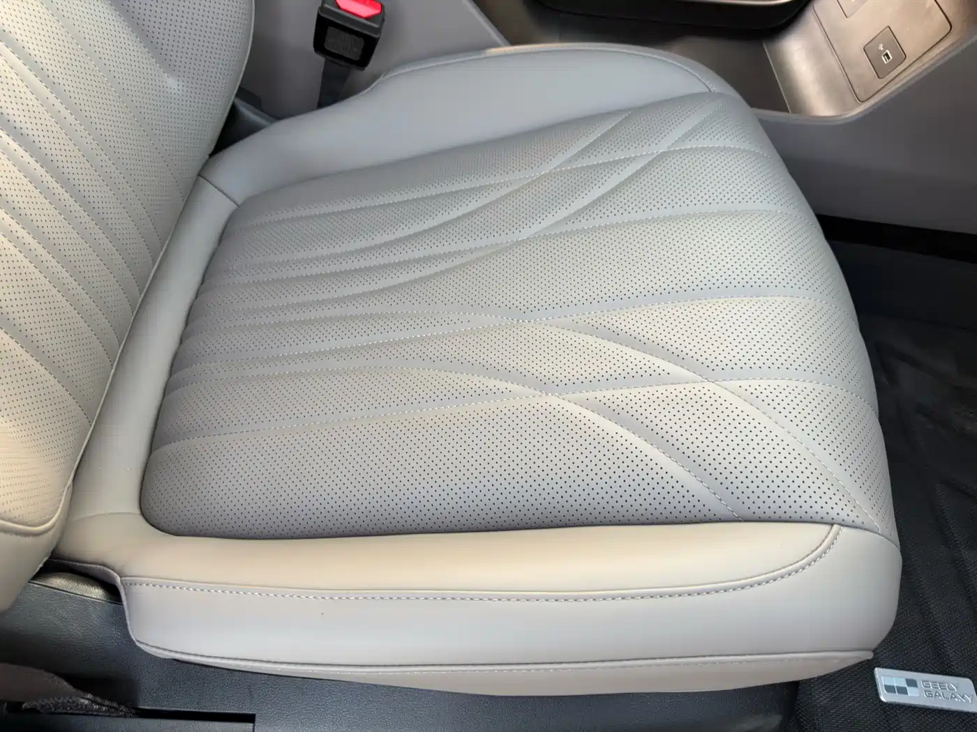 Geely Galaxy Galaxy Xingyao 8 2025 130km EM-P Starship Edition фото 25