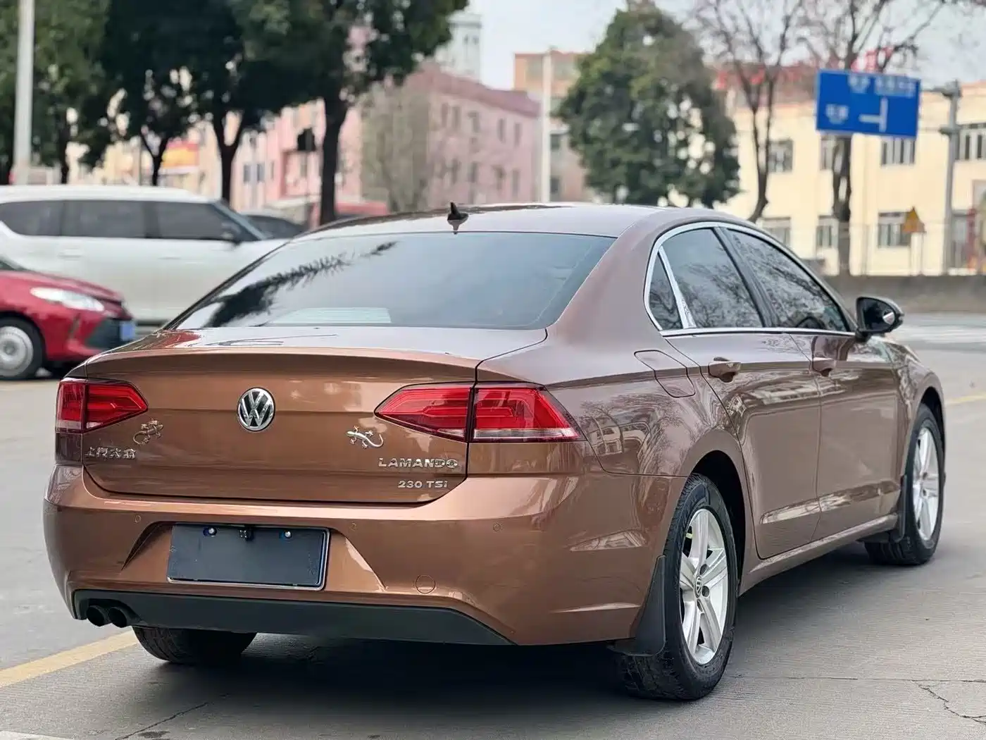 Volkswagen Lamando 2017 230TSI DSG Trend Edition фото 7