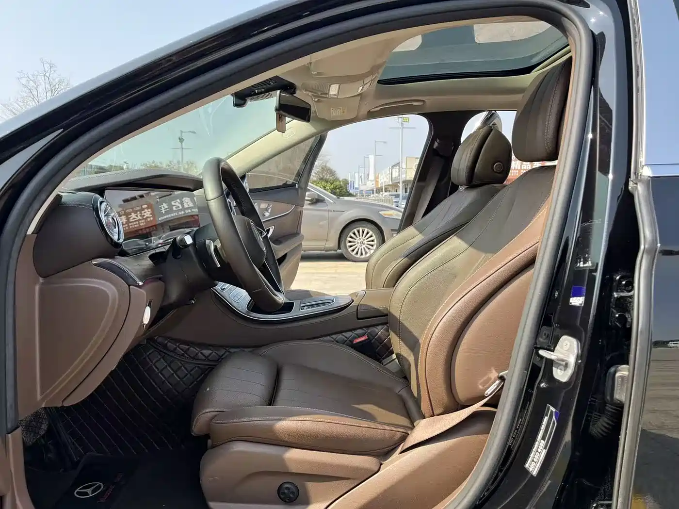 Mercedes-Benz E-Class 2022 Second Facelift E 300 L Luxury фото 13