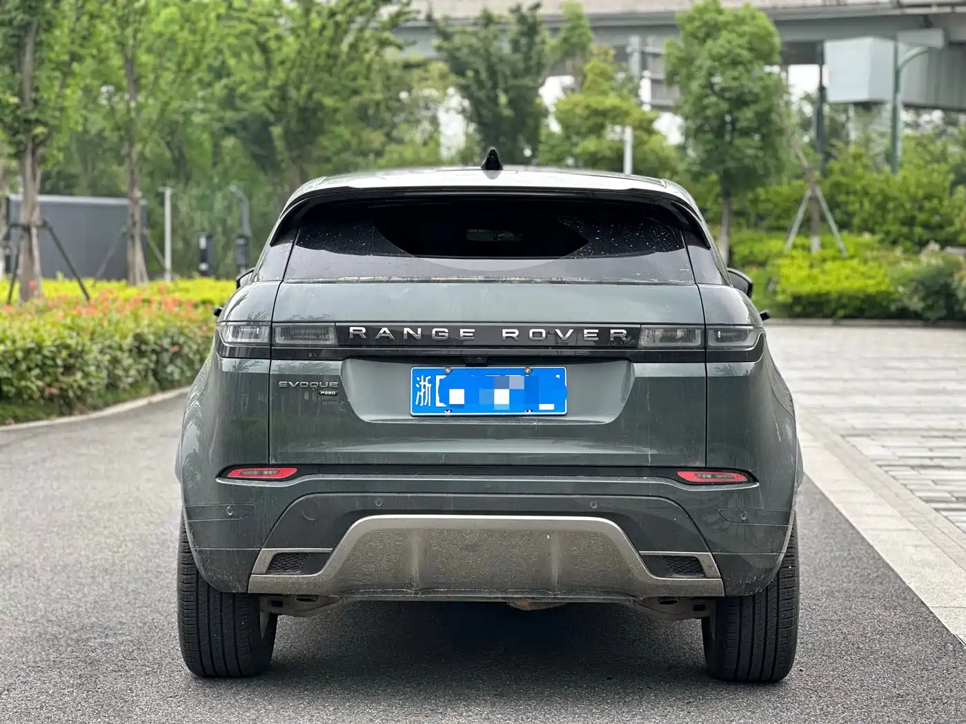 Land Rover Range Rover Evoque 2023 Range Rover Evoque L 249PS Luxury Edition фото 5