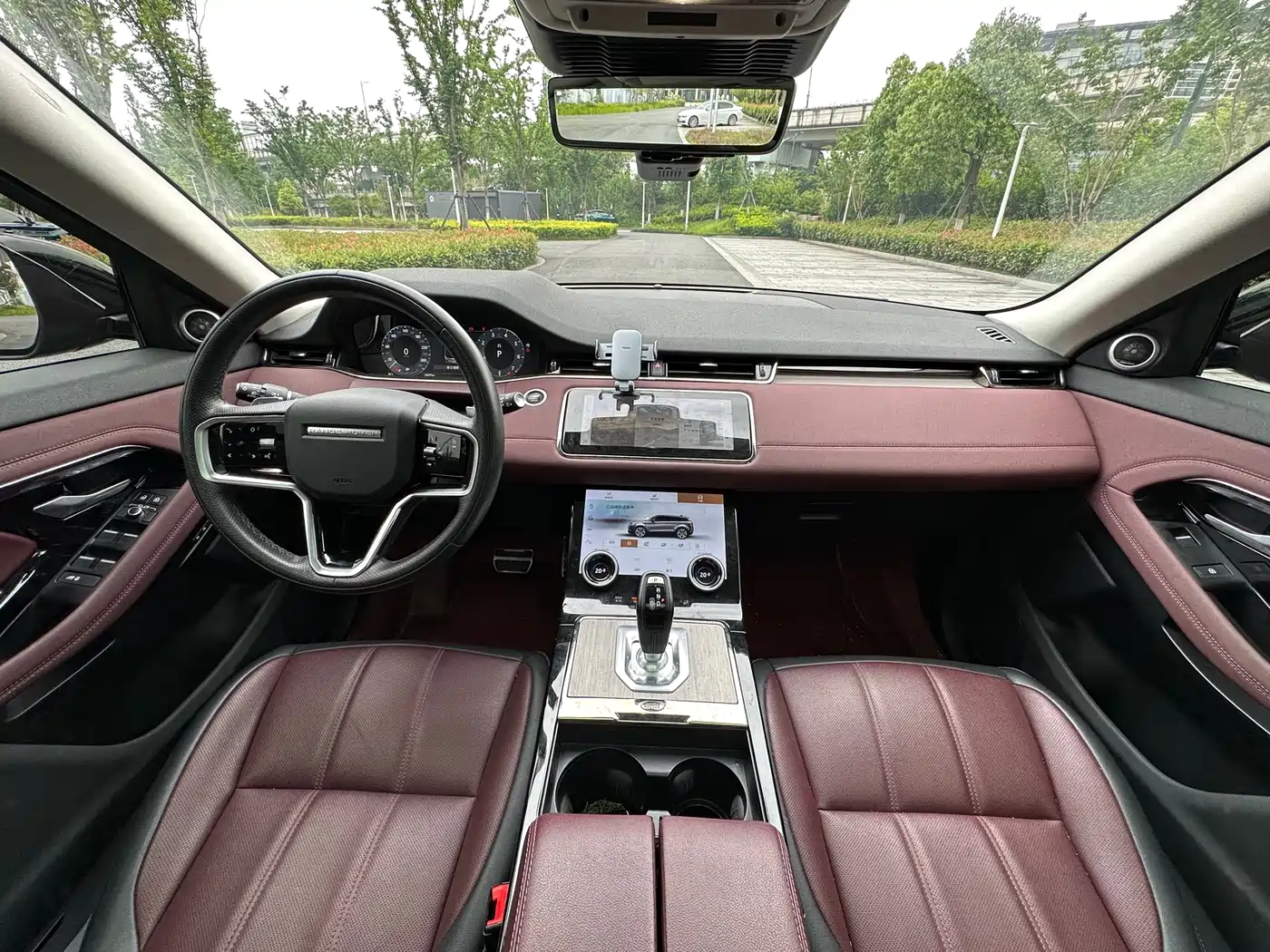 Land Rover Range Rover Evoque 2023 Range Rover Evoque L 249PS Luxury Edition фото 8