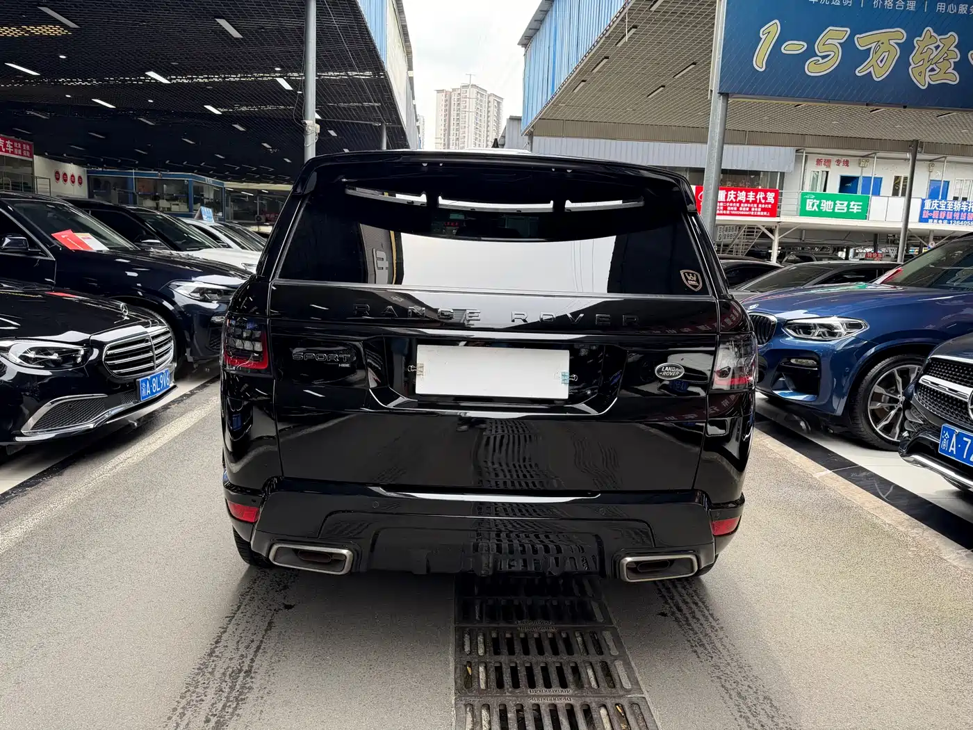 Land Rover Range Rover Sport 2021 3.0 L6 Gloss Black Edition фото 5