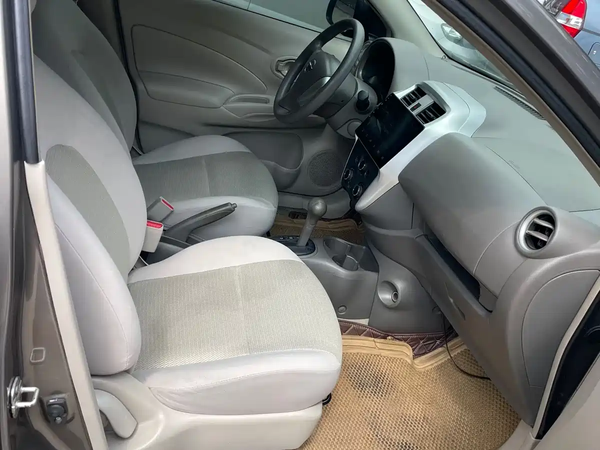 Nissan Sunny 2017 2016 1.5XE CVT Leading Edition