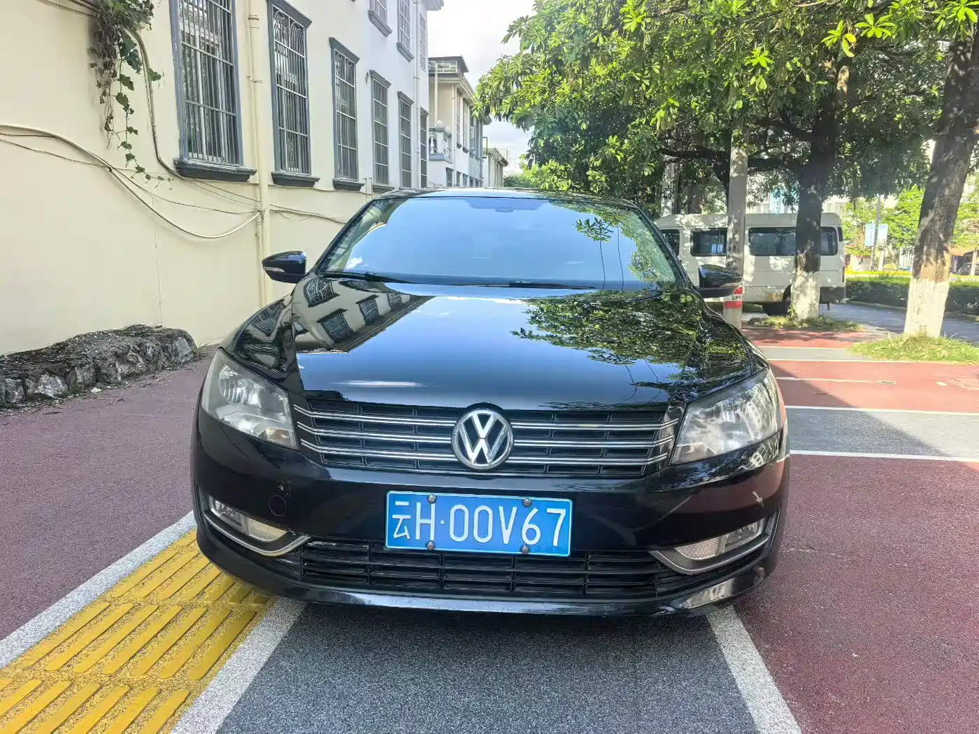 Volkswagen Passat 2011 1.8TSI DSG Honor Edition фото 3