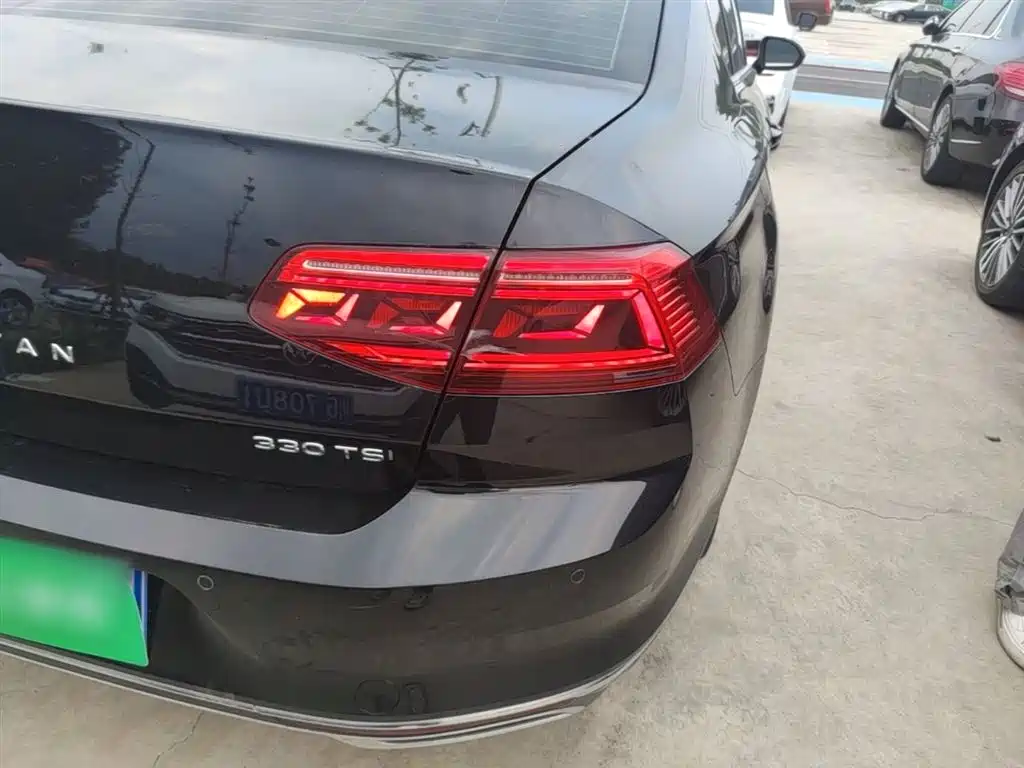Volkswagen Magotan 2020 330TSI DSG Leading фото 8