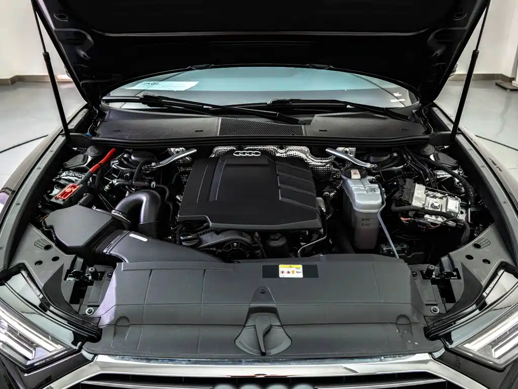 Фото 8 - Audi A6L