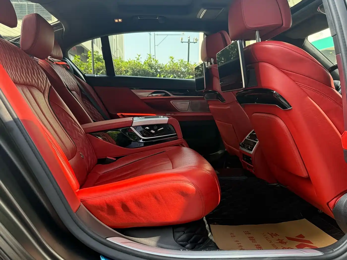 BMW 7 Series 2018 740Li xDrive Luxury M Sport Package Black Flame Edition фото 12