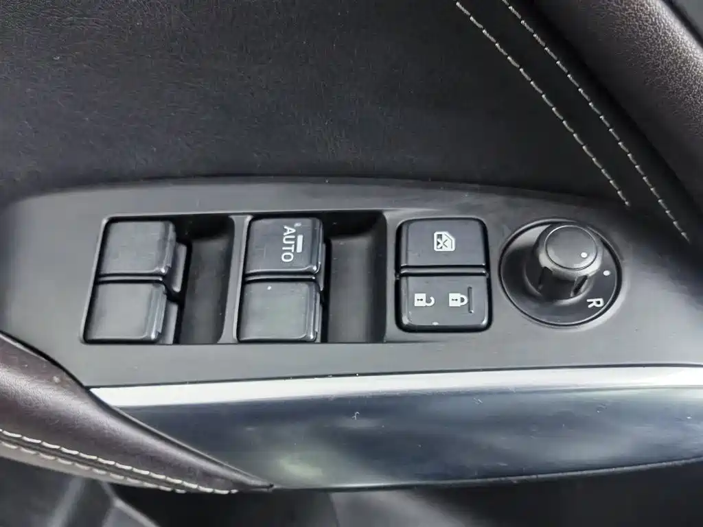 Mazda CX-4 2016 2.0L Automatic 2WD Skyactiv Premium Edition фото 9