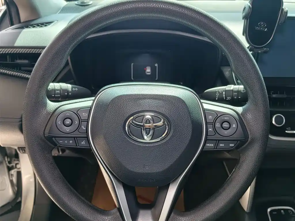 Toyota Frontlander 2024 2.0L CVT Leading Edition фото 9