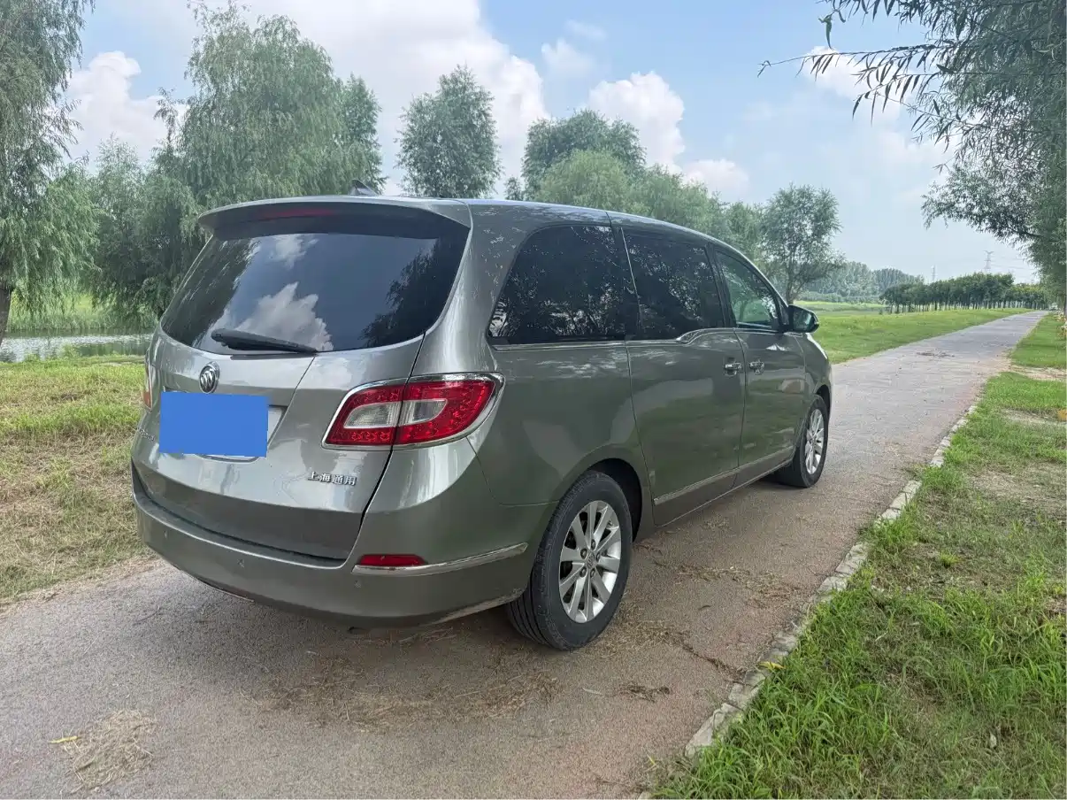 Фото 7 - Buick GL8