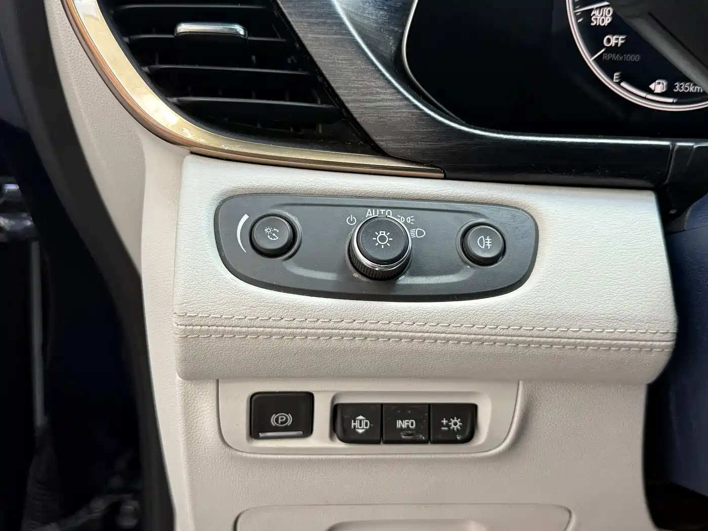 Buick GL8 2022 Avenir 4-Seater Prestige Edition фото 17