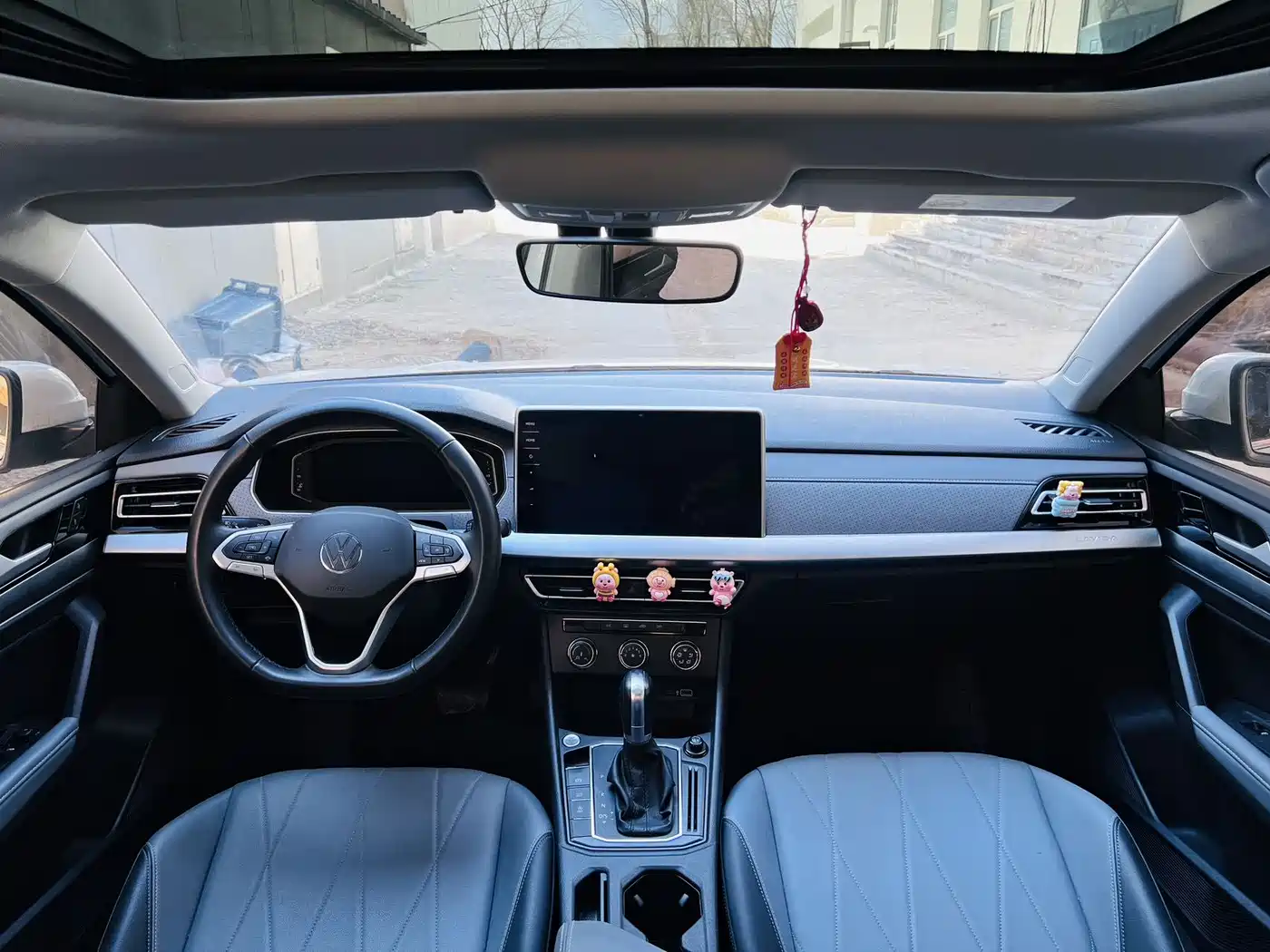 Volkswagen Lavida 2023 1.5L Auto Five Million Edition фото 11