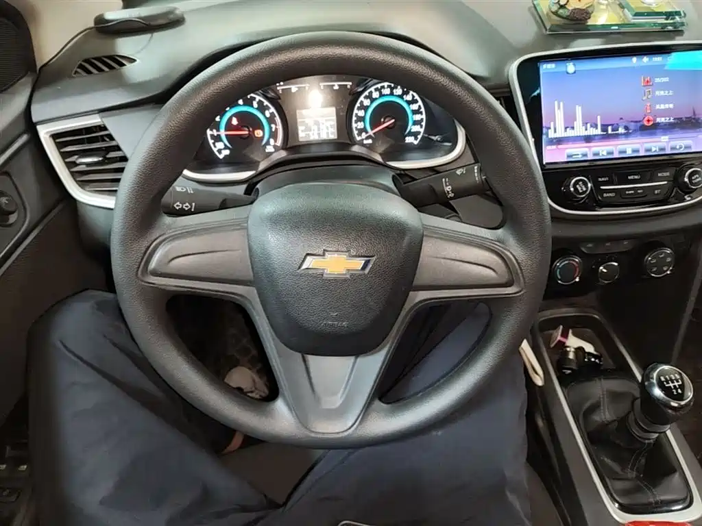 Chevrolet Cavalier 2016 1.5L Manual Enjoyment Edition фото 11