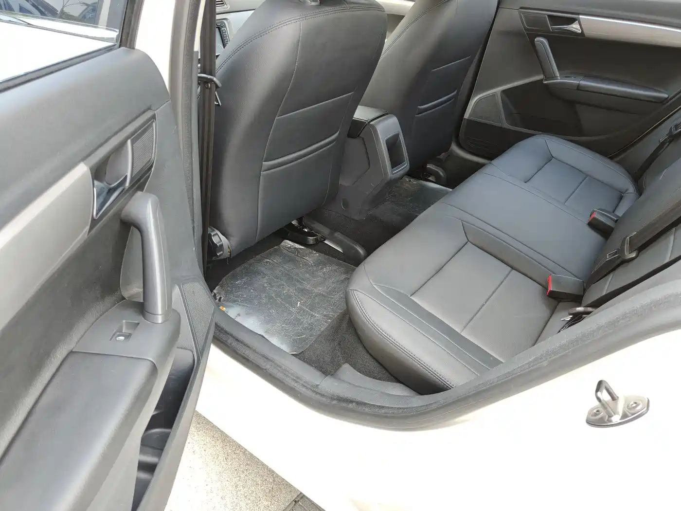 Volkswagen Lavida 2013 Facelift Classic 1.6L Automatic Trend фото 12