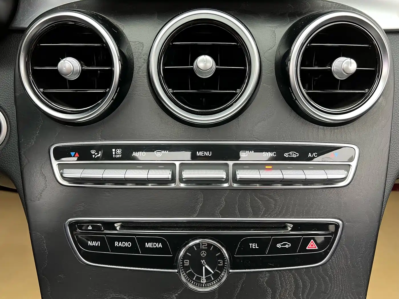 Mercedes-Benz C-Class 2017 Facelift C 200 L Sport Edition фото 14