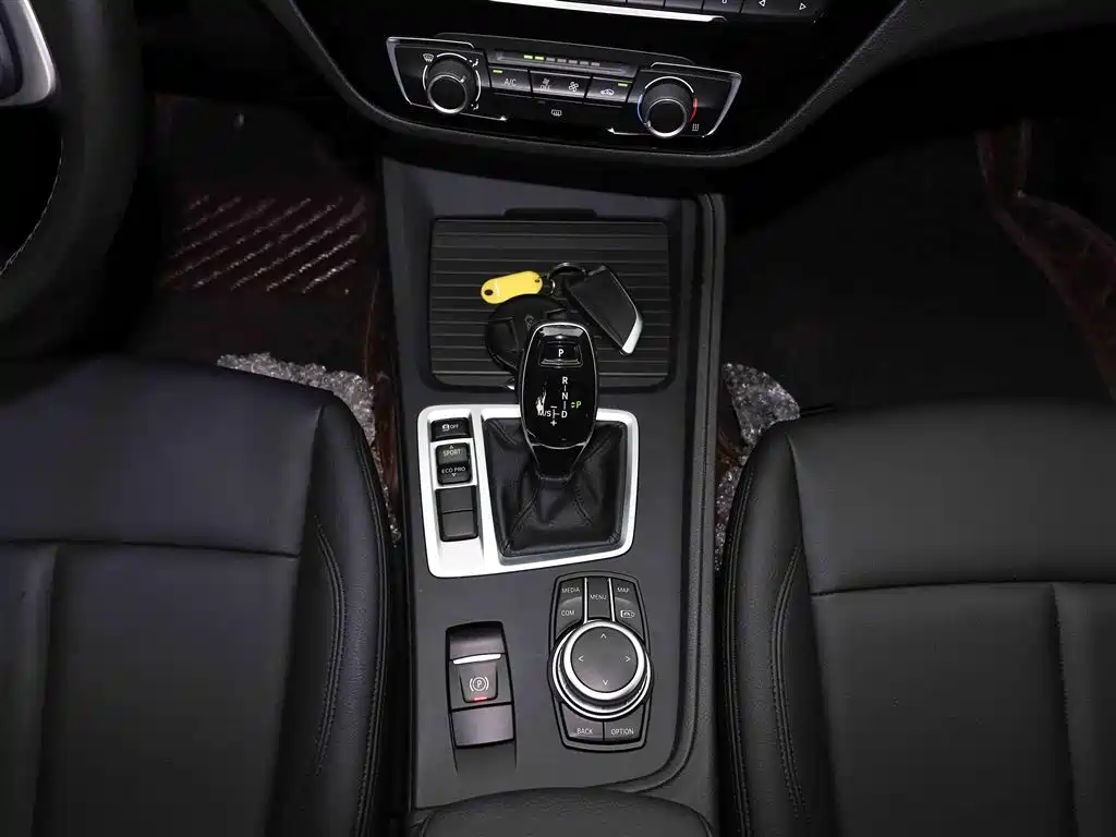 BMW 1 Series 2022 120i M Sport фото 13