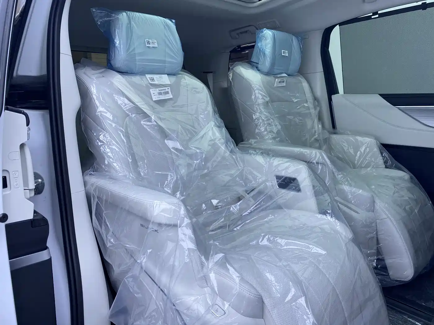 BUICK GL8 NEW ENERGY