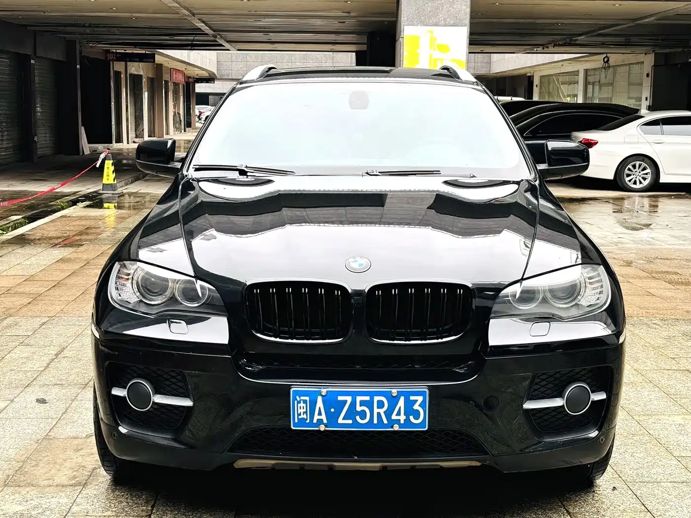Photo 2 - BMW X6