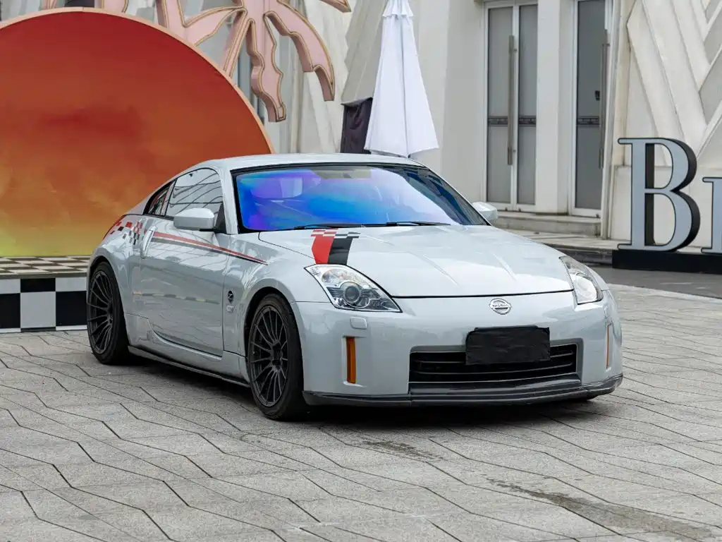 Фото 3 - Nissan 350Z