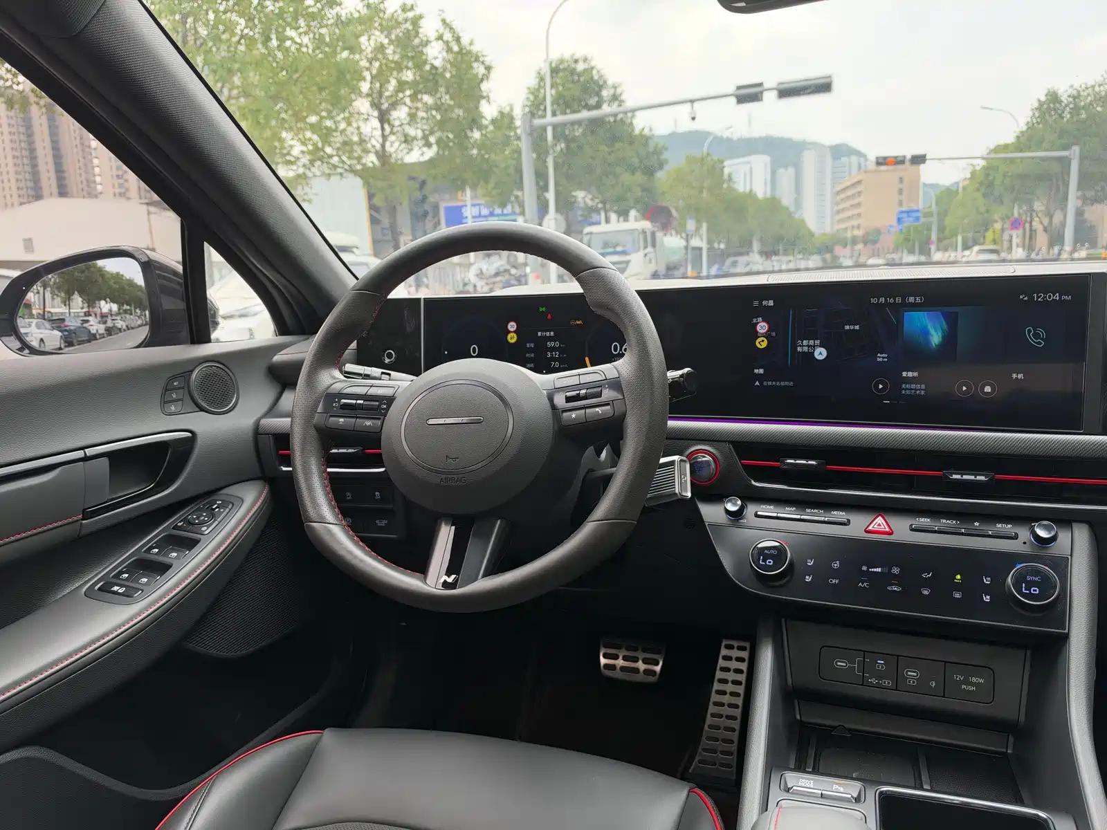 Photo 16 - Hyundai Sonata